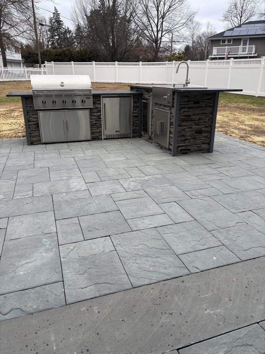 Stone outdoor kitchen build in Huntsville Alabama